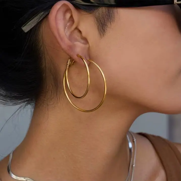 [VEE0305065-30] Minimalist 18K Gold Plated Stainless Steel Hoop Earrings (30mm)