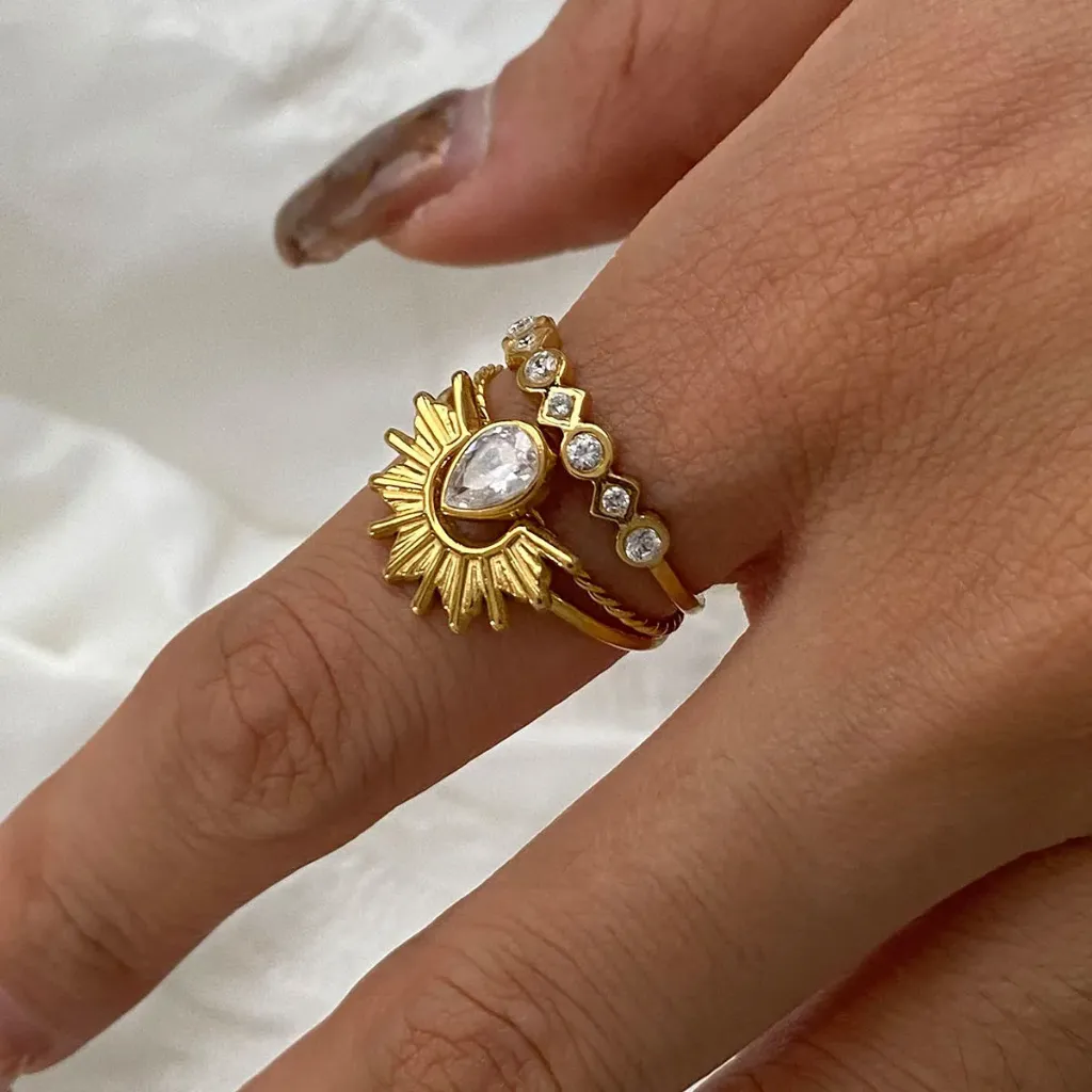 Fashionable Minimalist 18K Gold PVD Plating Rope Texture Band Sun Zircon Stackle Ring
